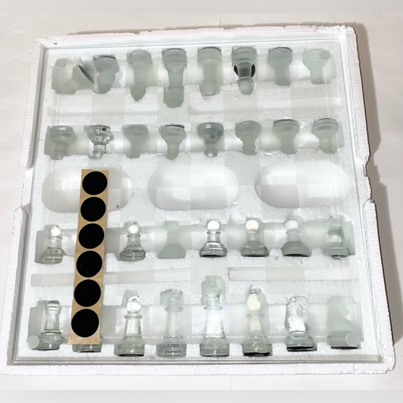Glass Chess Board Game - Excellent Condition - Picture 2 of 10